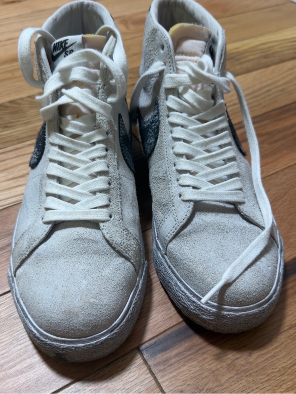 Nike SB Blazers Off-White Suede Mid-Top Sneakers with Black Swoosh - Picture 3 of 7